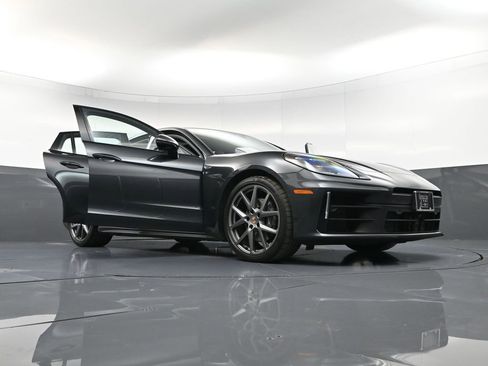 Certified 2024 Porsche Panamera 4 image 38