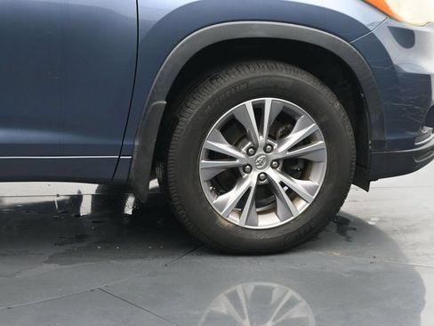 Used 2015 Toyota Highlander XLE FWD image 11