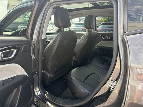 Used 2022 Jeep Compass Limited w/ Sun and Sound Group AWD/4WD image 11
