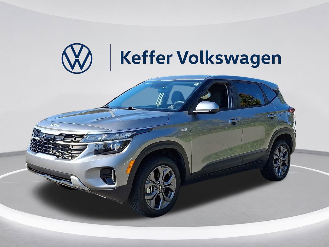 Used 2026 Kia Seltos LX AWD/4WD image 3