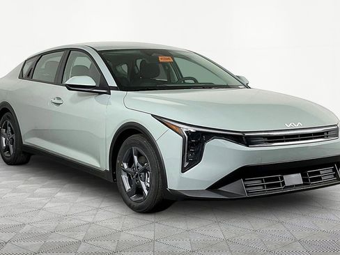 New 2026 Kia K4 LXS image 3