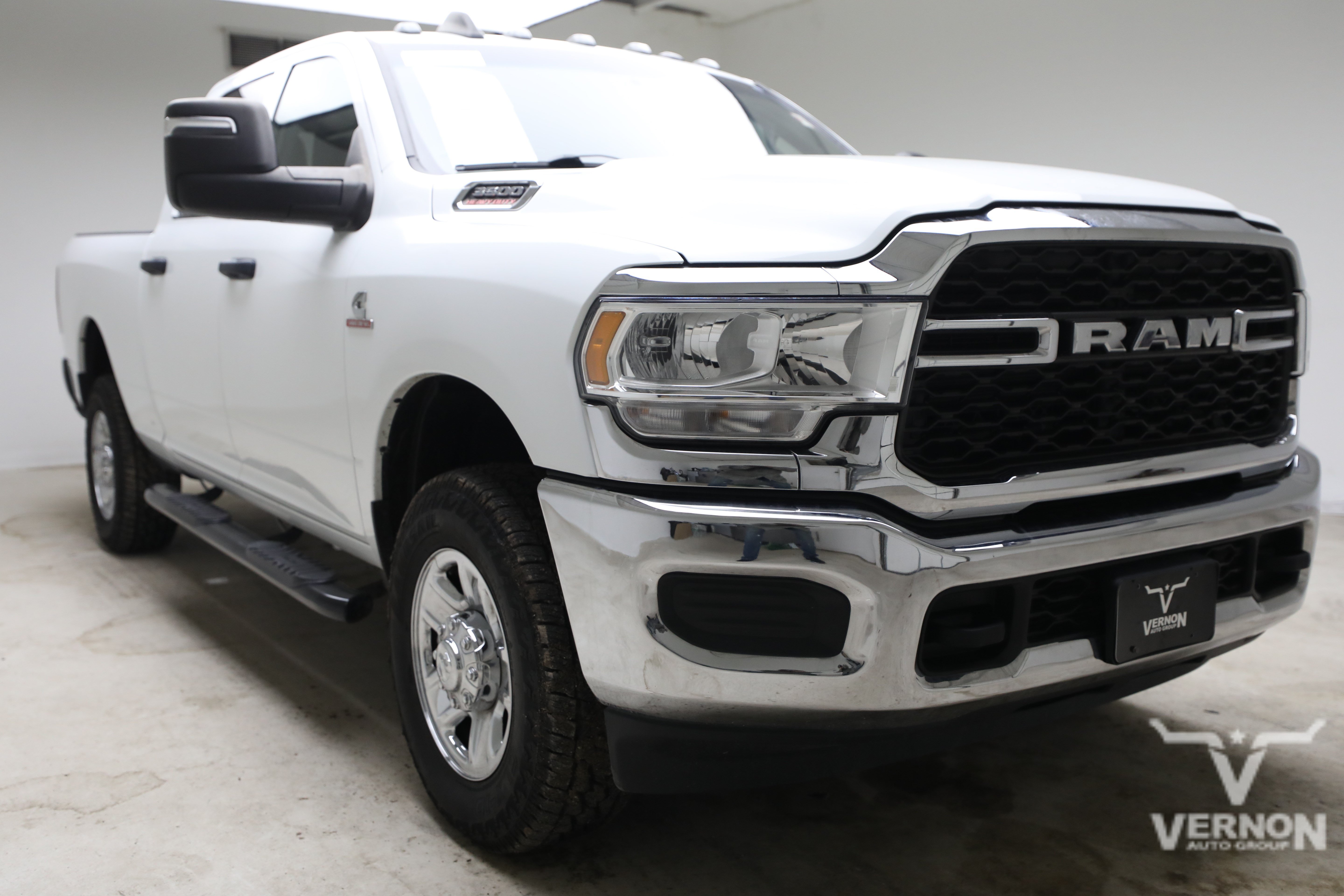 Used 2024 RAM 3500 Tradesman w/ Chrome Appearance Group AWD/4WD image 7