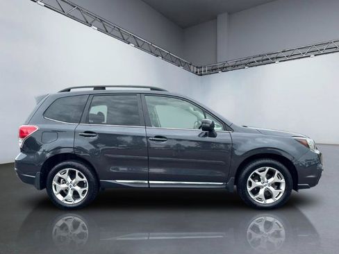 Used 2017 Subaru Forester 2.5i Touring AWD/4WD image 3