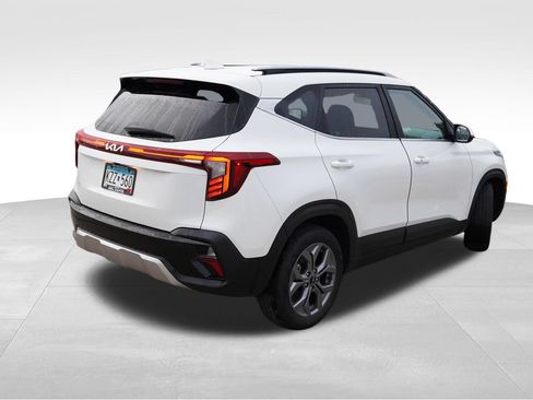 Certified 2024 Kia Seltos S FWD image 3
