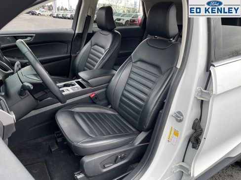 Used 2024 Ford Edge SEL image 3