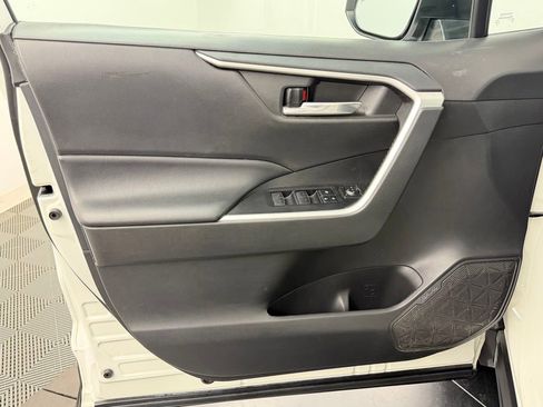Certified 2022 Toyota RAV4 XLE w/ Carpet Mat Package (TMS) AWD/4WD image 19