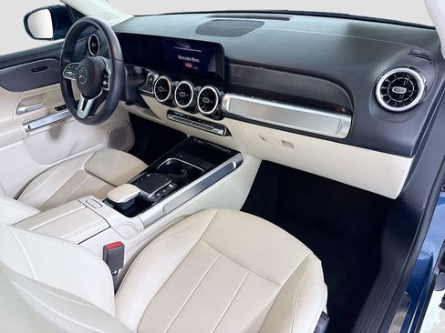 Certified 2022 Mercedes-Benz GLB 250 4MATIC image 17