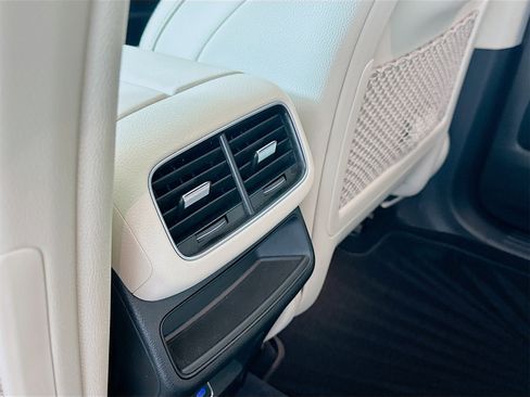 Certified 2025 Mercedes-Benz GLE 350 4MATIC image 28