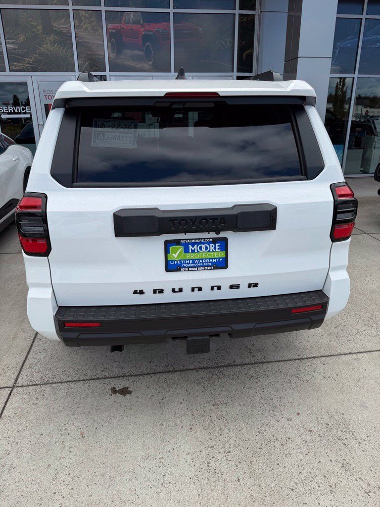 Used 2026 Toyota 4Runner SR5 RWD image 5