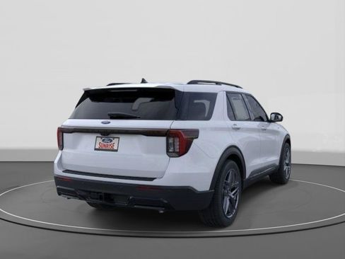 New 2026 Ford Explorer ST-Line w/ ST-Line Street Pack RWD image 8