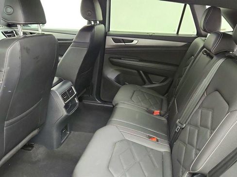 Used 2025 Volkswagen Atlas Cross Sport SE image 19
