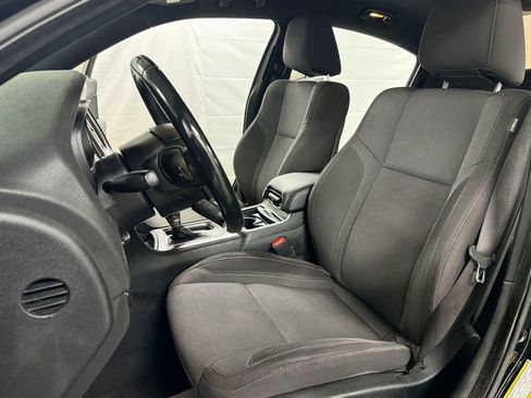 Used 2019 Dodge Charger SXT image 10