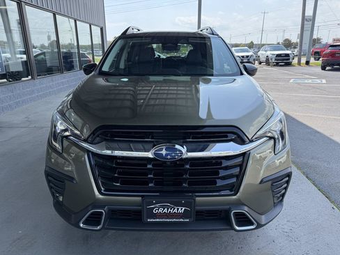 Used 2025 Subaru Ascent Touring AWD/4WD image 2