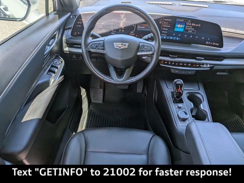 Used 2025 Cadillac XT4 Premium Luxury FWD image 21