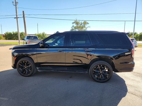 Used 2022 Cadillac Escalade Premium Luxury w/ LPO, Floor Liner Package image 2