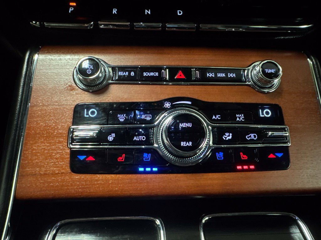 Used 2020 Lincoln Aviator Reserve w/ Equipment Group 201A AWD/4WD image 14