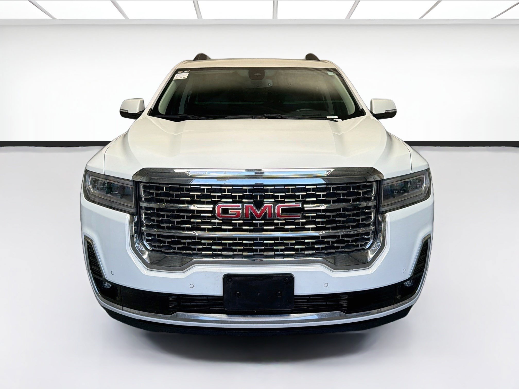 Used 2023 GMC Acadia Denali FWD image 2