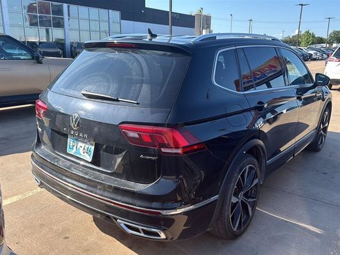 Used 2022 Volkswagen Tiguan SEL R-Line AWD/4WD image 10