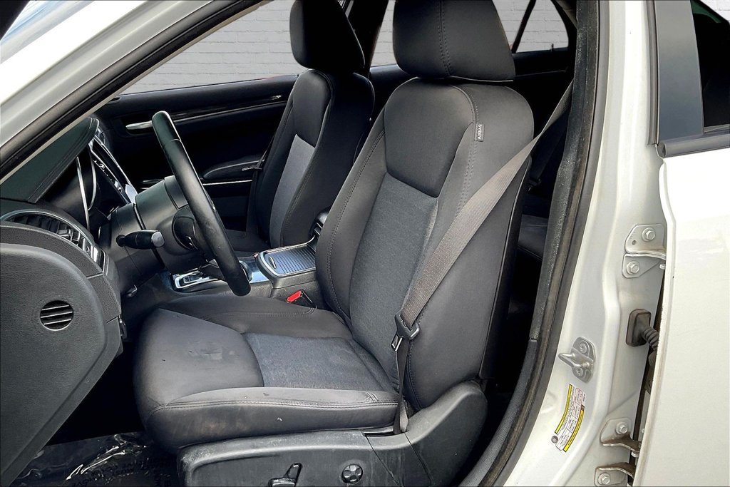 Used 2018 Chrysler 300 Touring w/ Sport Appearance Package RWD image 11