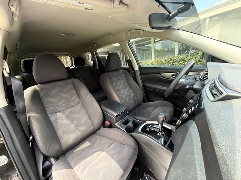Used 2016 Nissan Rogue S w/ Appearance Package FWD image 30