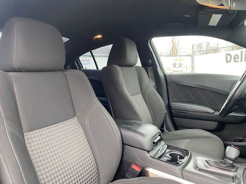 Used 2018 Dodge Charger GT w/ Blacktop Package image 17