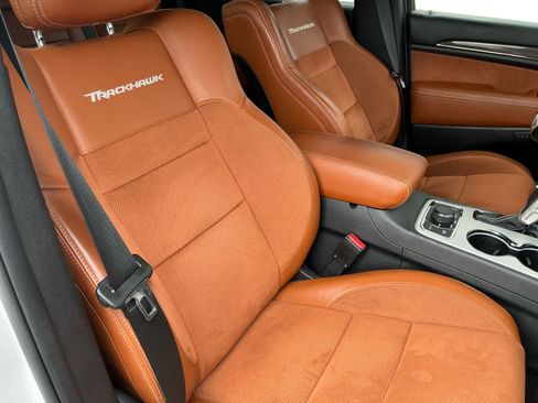 Used 2018 Jeep Grand Cherokee Trackhawk AWD/4WD image 15