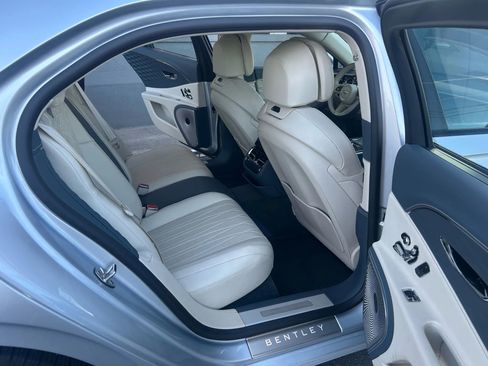 Used 2021 Bentley Flying Spur W12 image 34