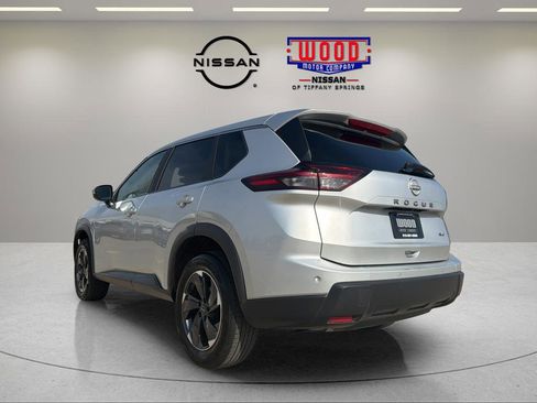Certified 2025 Nissan Rogue SV image 4