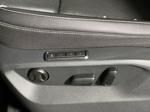 Used 2020 Volkswagen Atlas Cross Sport SEL image 15