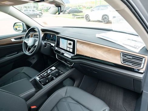 New 2026 Volkswagen Atlas SE FWD image 41