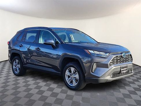 Used 2023 Toyota RAV4 XLE image 3