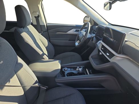 Used 2025 Ford Explorer Active image 16