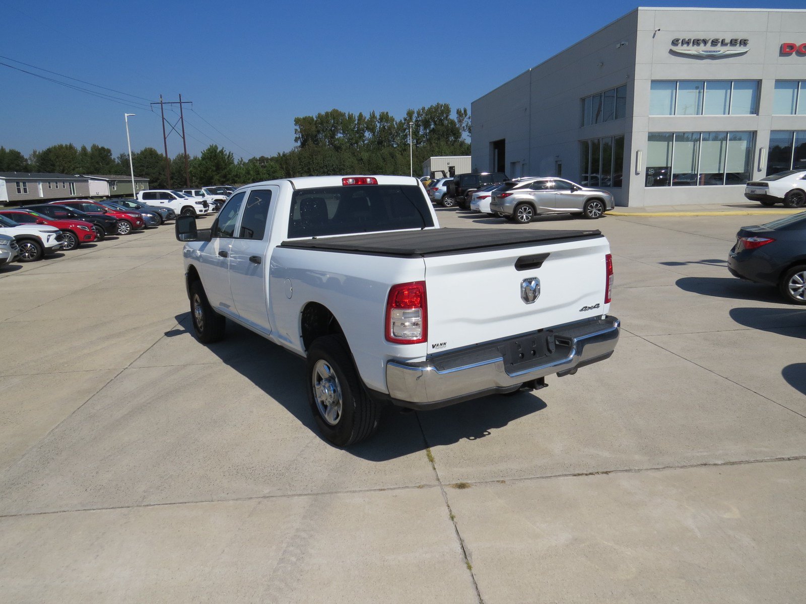 Used 2024 RAM 2500 Tradesman w/ Chrome Appearance Group AWD/4WD image 6