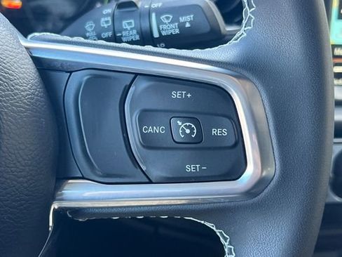 Used 2023 Jeep Wrangler Unlimited Sahara image 29