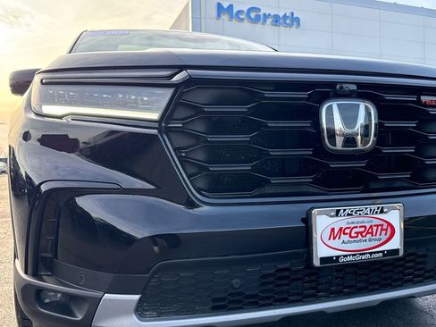 Used 2023 Honda Pilot TrailSport image 13