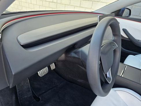 Used 2024 Tesla Model 3 Performance image 17