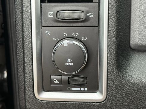 Used 2014 RAM 1500 Lone Star RWD image 24