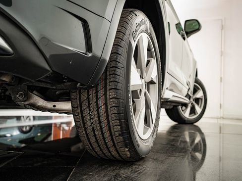 Used 2023 Audi Q5 2.0T Premium w/ Convenience Package image 43