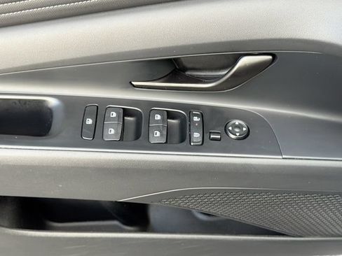 Certified 2025 Hyundai Elantra Sport FWD image 17