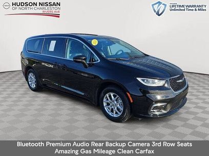 Used 2024 Chrysler Pacifica Touring-L