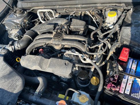 Used 2018 Subaru Outback 2.5i Limited w/ Popular Package #2 image 10