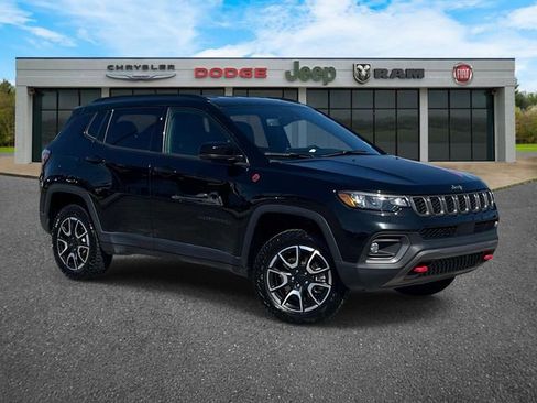 Certified 2024 Jeep Compass Trailhawk w/ Trailhawk Convenience Group AWD/4WD image 1