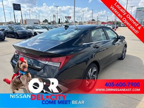 Used 2025 Hyundai Elantra Limited FWD image 5