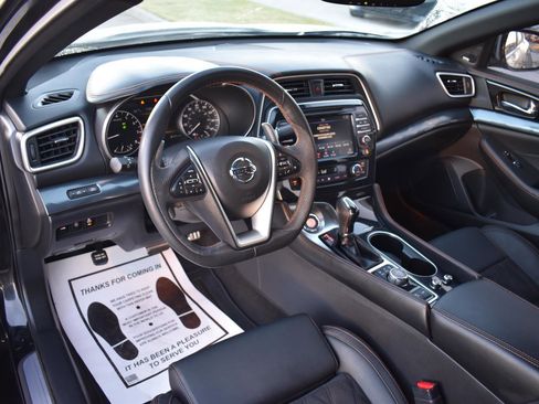 Used 2022 Nissan Maxima SR w/ Sport Mat Group image 28