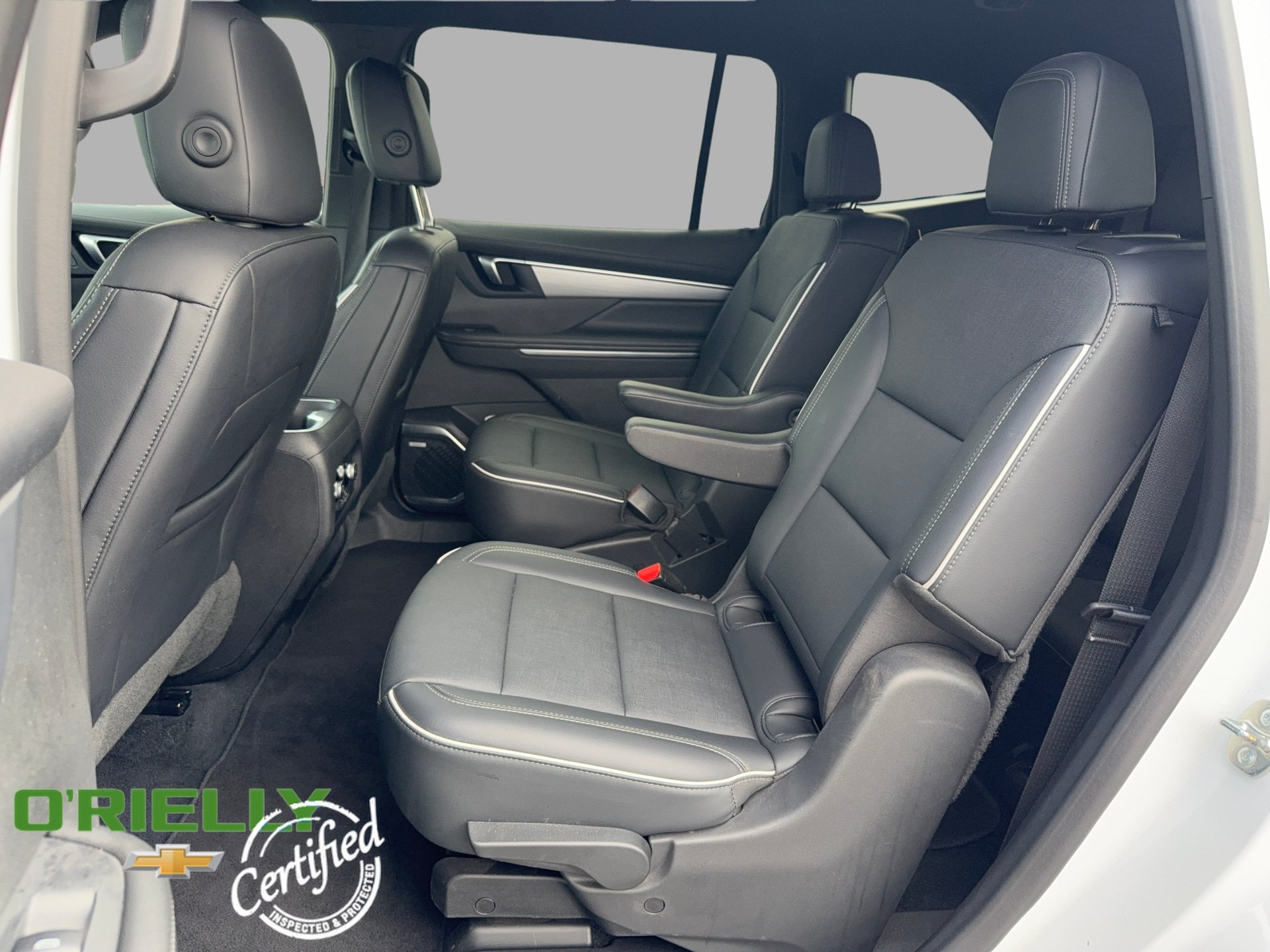 Used 2025 Buick Enclave Preferred AWD/4WD image 24