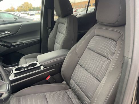 Used 2025 Chevrolet Equinox LT image 36