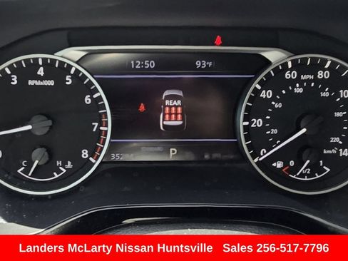 Used 2024 Nissan Pathfinder SL w/ Lighting Package (N92) FWD image 24
