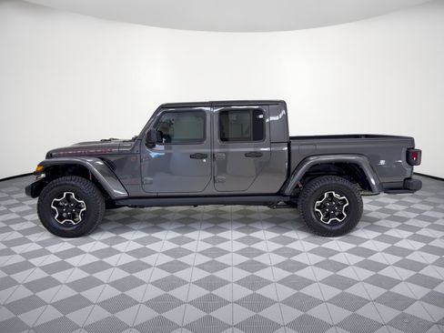 Used 2022 Jeep Gladiator Rubicon w/ Cold Weather Group AWD/4WD image 2