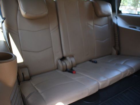 Used 2018 Cadillac Escalade Platinum AWD/4WD image 30