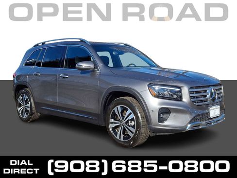 Used 2026 Mercedes-Benz GLB 250 4MATIC image 1